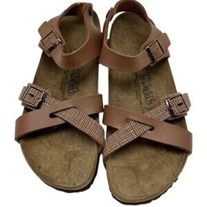 Women's Brown Cross-Strap Sandals - Comfortable Buckle Footbed